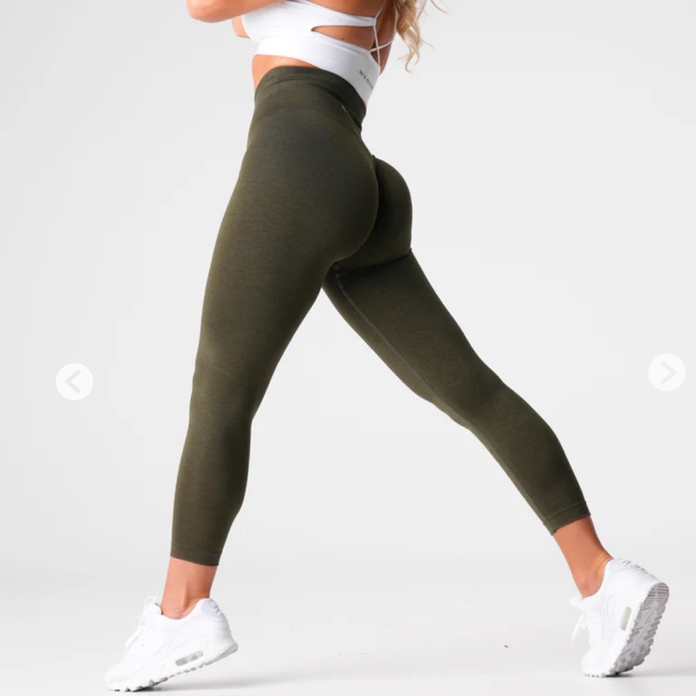NVGTN Shape Seamless Leggings: Olive